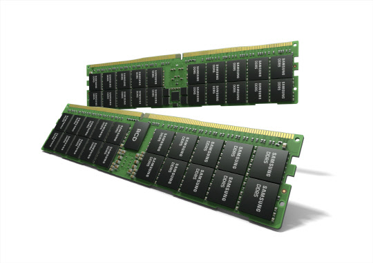 삼성전자가 HKMG 공정을 적용해 만든 512GB DDR5 모듈. <삼성전자 제공>